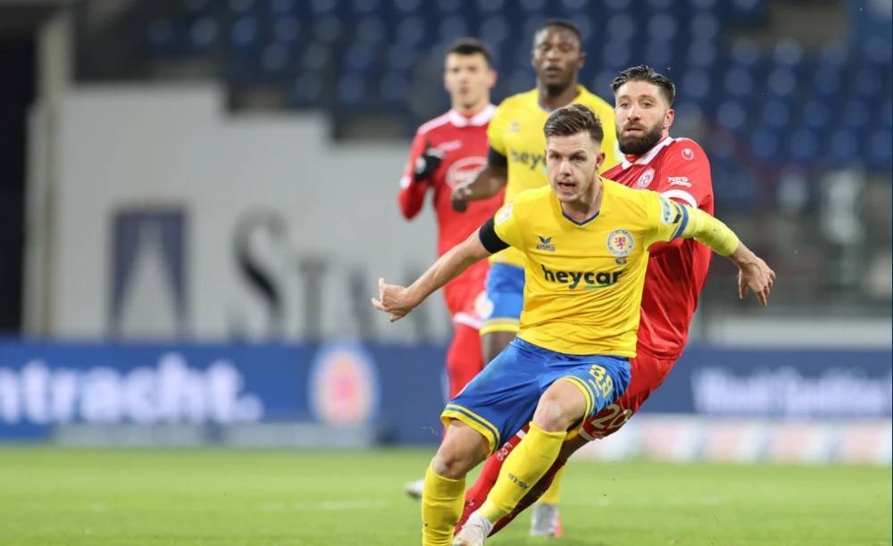 生涯的鲜明 生涯的鲜明