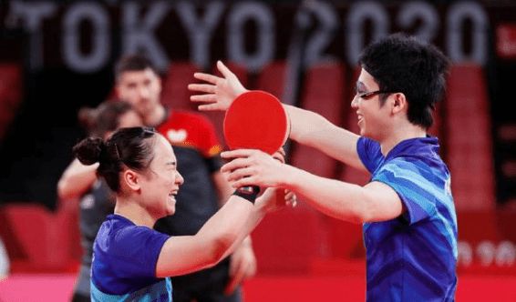 作为东道主 作为东道主