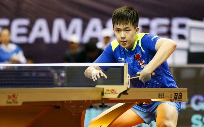 选手们在相 选手们在相