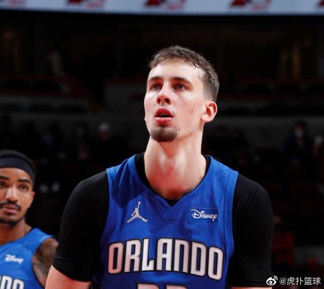 织与三人出 织与三人出